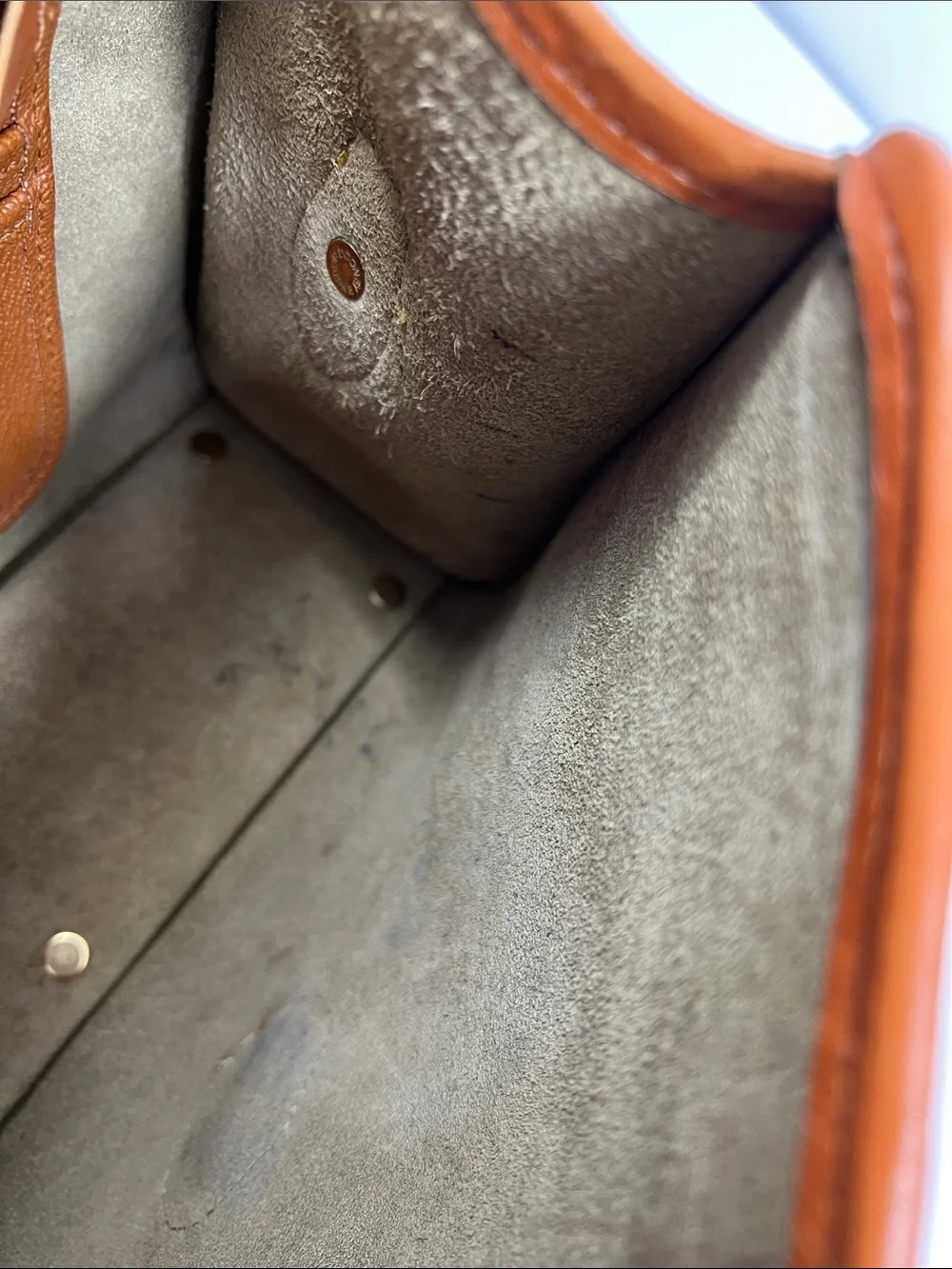 🦆 DOONEY & BOURKE ESSEX LARGE TAUPE AWL PEBBLED WITH BRITISH TAN TRIM CROSSBODY